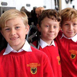 2 Knabenchöre lässig 350px(c) genausowars